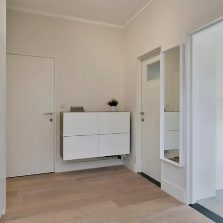 Cozy Apartment With Balcony And Parking *